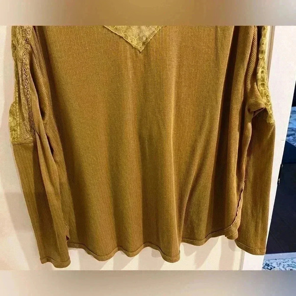 FREE PEOPLE Size Medium Lola Lace Trim Top V-Neck Long Drop Sleeves in Mustard - Picture 11 of 11